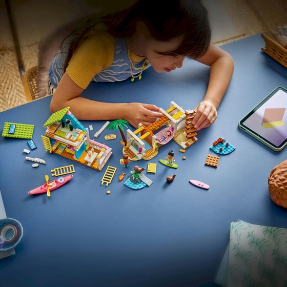 LEGO® Friends Beach House with Seals (42699) image 4