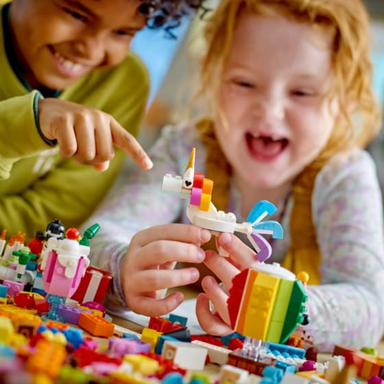 LEGO® Classic Party Box (11029) image 10