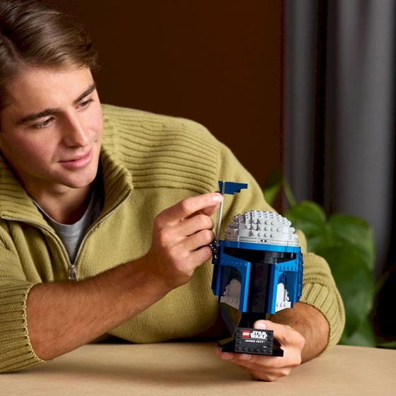 LEGO® Star Wars™ Jango Fett™ Helmet (75408) image 3