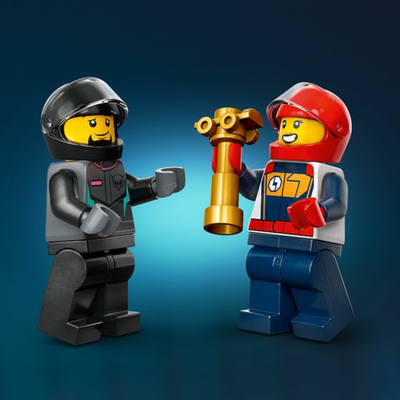 LEGO® City Go-Karts and Race Drivers (60400) image 8