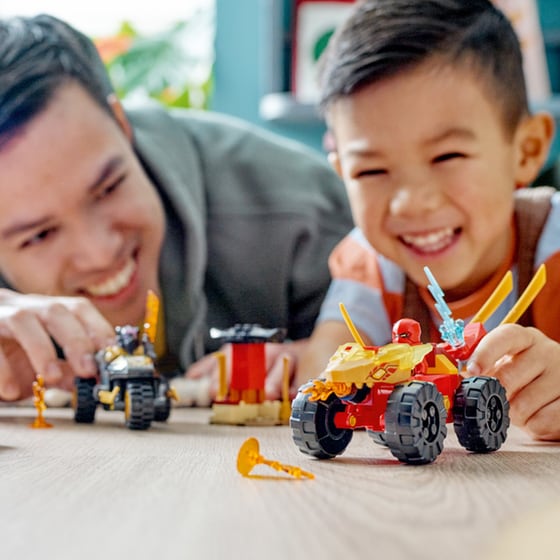 LEGO® Ninjago Kai and Ras's Car and Bike Battle (71789) image 2