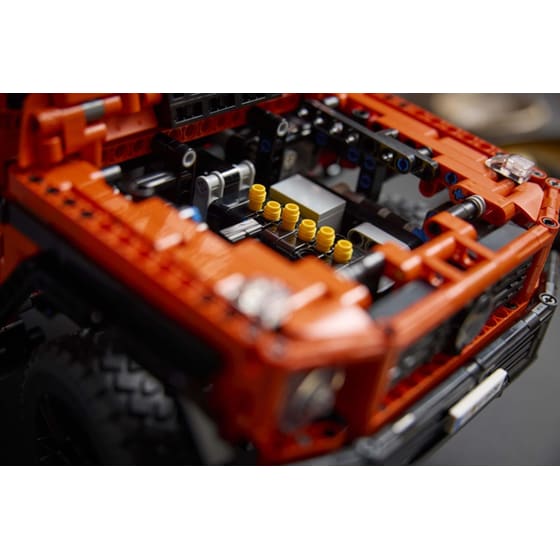 LEGO® Technic Mercedes-Benz G 500 PROFESSIONAL Line (42177) image 16