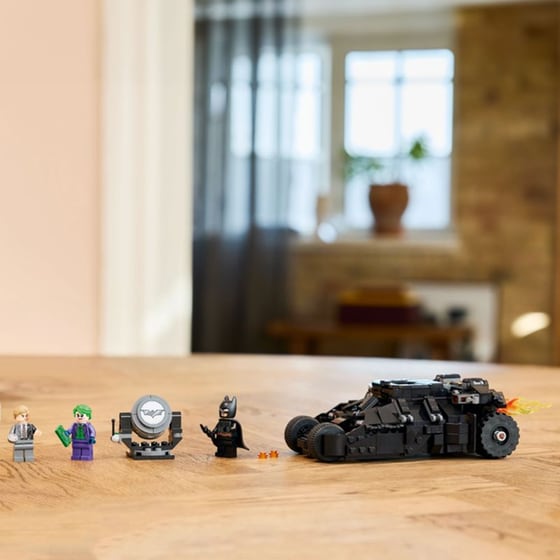 LEGO® DC Batman™ Tumbler vs. Two-Face™ & The Joker™ (76303) image 8
