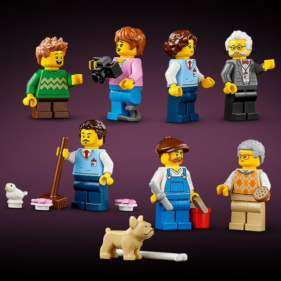 LEGO® Icons Natural History Museum (10326) image 12