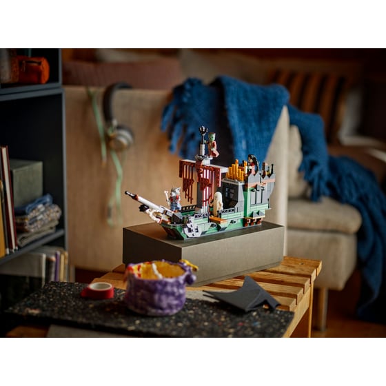 LEGO® Creator 3in1 Haunted Mansion (31167) image 6
