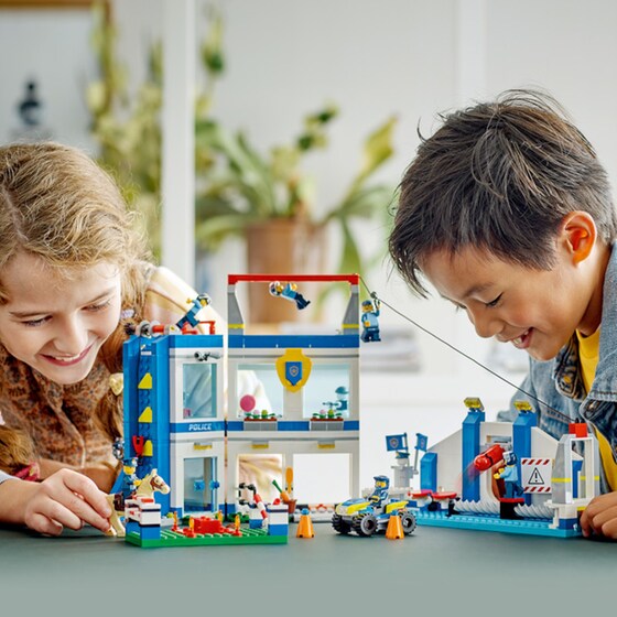 LEGO® City Police Training Academy (60372) image 10