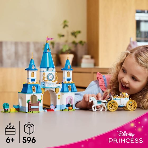 LEGO® Disney Cinderella's Castle & Horse Carriage (43275) image 3