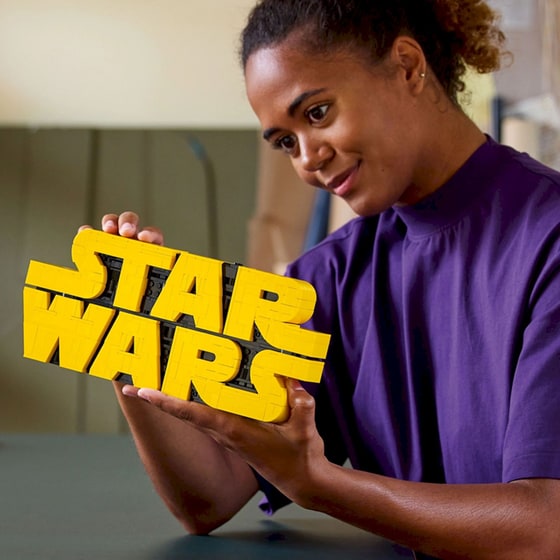 LEGO® Star Wars™ Brick-Built Star Wars™ Logo (75407) image 3
