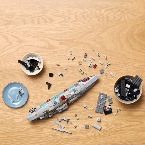LEGO® Star Wars™ Home One Starcruiser (75405) image 4
