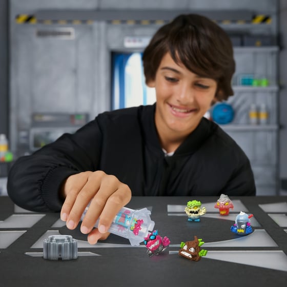 Mr Beast Lab Swarms Hyper Fusion Giochi Preziosi 6 Φιγούρες (BTR16000) image 9