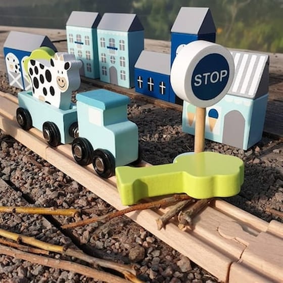 Jabadabado Ξύλινο Πολιτεία Με Κτίρια, Αυτοκινητάκια Και Ζωάκια Μπλέ Jb-w7141 image 1