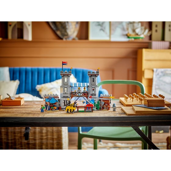 LEGO® Creator 3in1 Medieval Horse Knight Castle (31168) image 6