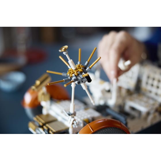 LEGO® Technic NASA Apollo Lunar Roving Vehicle - LRV (42182) image 2