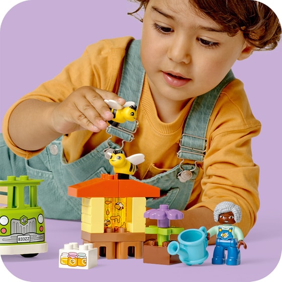 LEGO® Duplo Caring for Bees & Beehives (10419) image 10
