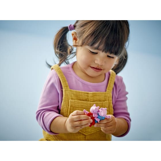 LEGO® Duplo Peppa Pig Garden and Tree House (10431) image 4