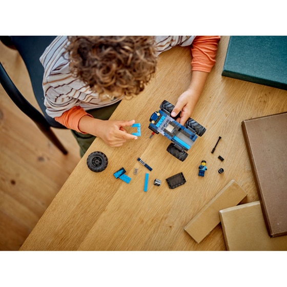 LEGO® City Blue Monster Truck (60402) image 8