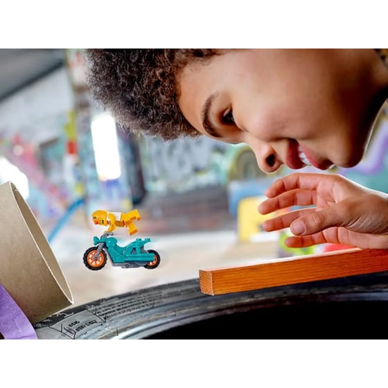 LEGO® City Chicken Stunt Bike (60310) image 5