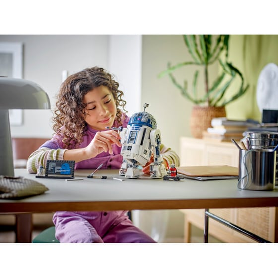 LEGO® Star Wars R2-D2™ (75379) image 3