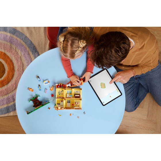 LEGO® Bluey: Bluey's Family House (11203) image 4