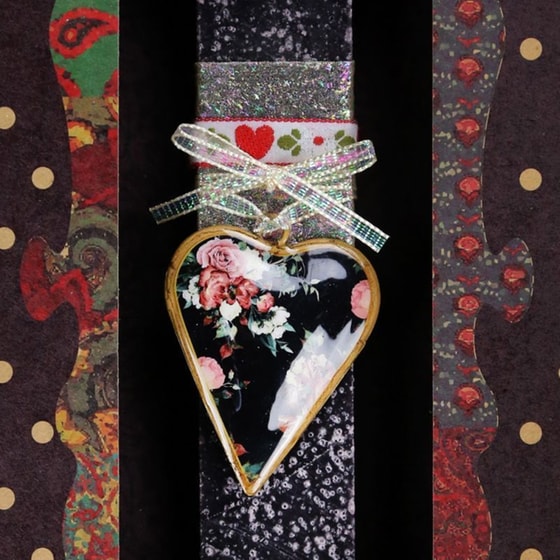 Λαμπάδα&nbsp;Synchronia&nbsp;Καρδιά&nbsp;Φλοράλ&nbsp;Μικρή&nbsp;Μαύρο image 1