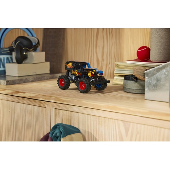 LEGO® Technic Monster Jam™ Grave Digger™ Fire and Ice (42219) image 6