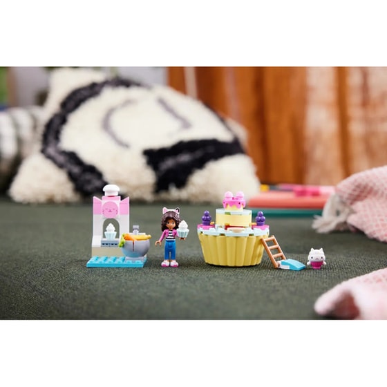 LEGO® Gabby's Dollhouse Bakey with Cakey Fun (10785) image 1