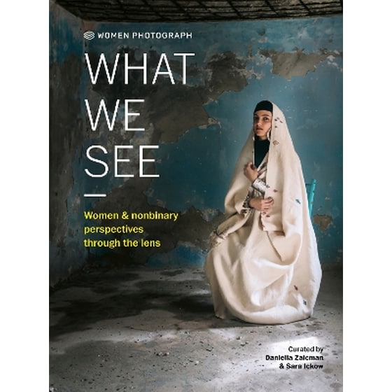Women Photograph: What We See image 0