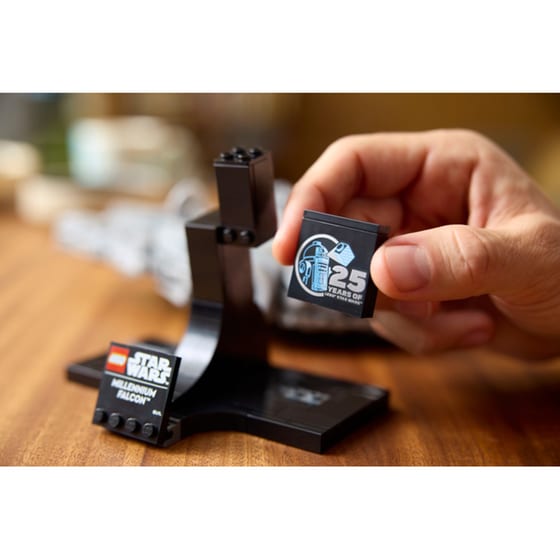 LEGO® Star Wars Millennium Falcon™ (75375) image 8