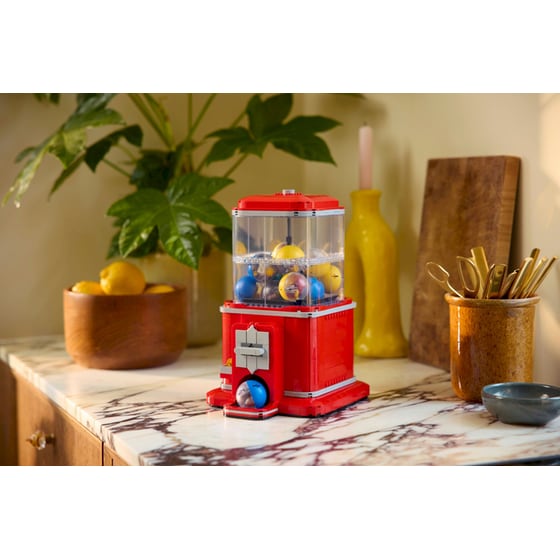 LEGO® Ideas Minifigure Vending Machine (21358) image 6