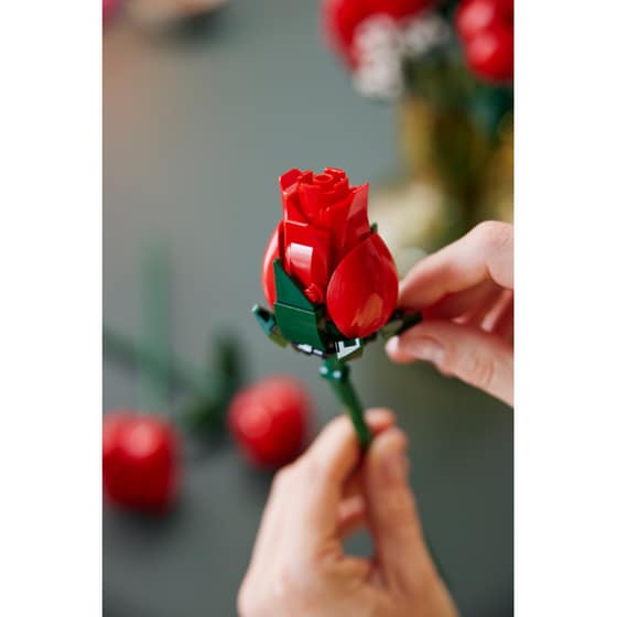 LEGO® Icons Bouquet of Roses (10328) image 2