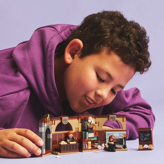 LEGO® Harry Potter Hogwarts™ Castle: Charms Class (76442) image 10