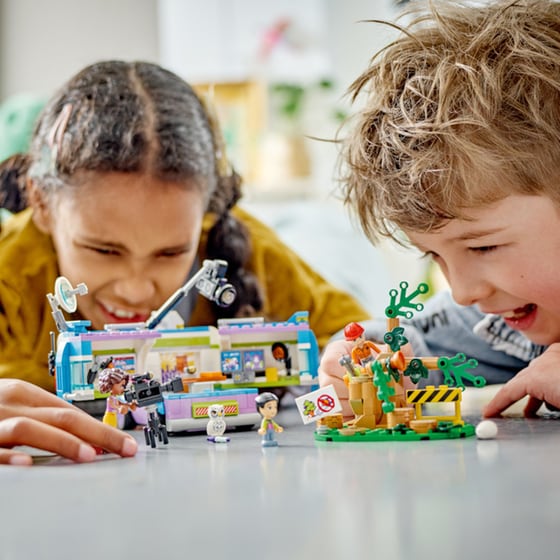 LEGO® Friends Newsroom Van (41749) image 2