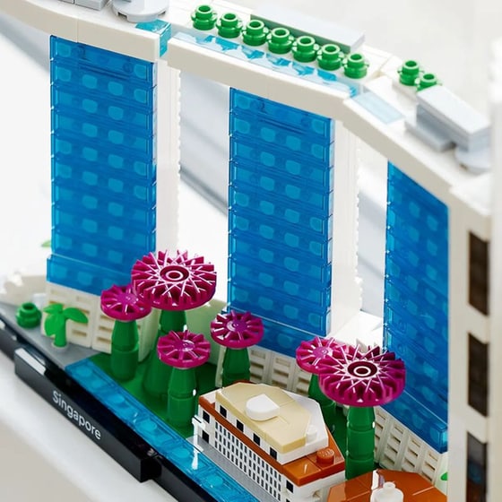 LEGO® Architecture Singapore (21057) image 4