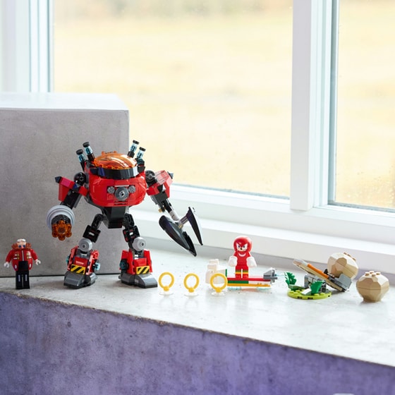 LEGO® Sonic the Hedgehog™ Knuckles vs. Dr. Eggman Egg Crusher Mech (77005) image 6