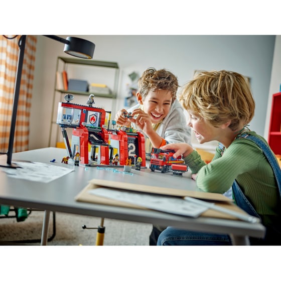 LEGO® City Fire Station with Fire Truck (60414) image 8
