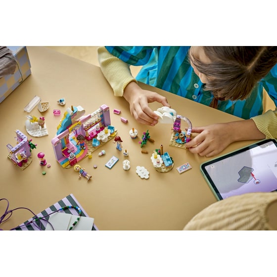 LEGO® Friends Unicorn Dream Café (42684) image 4