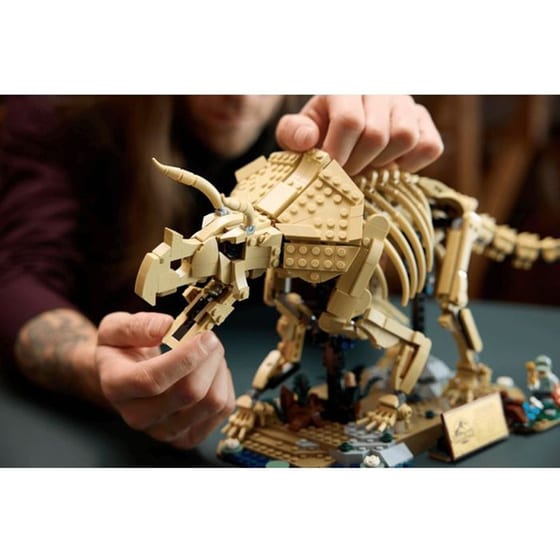LEGO® Jurassic World Dinosaur Fossils: Triceratops (77985) image 12