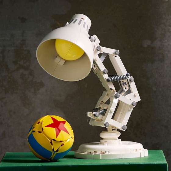 LEGO® Ideas Disney Pixar Luxo Jr. (21357) image 7