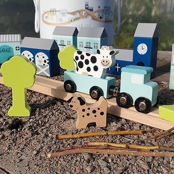 Jabadabado Ξύλινο Πολιτεία Με Κτίρια, Αυτοκινητάκια Και Ζωάκια Μπλέ Jb-w7141 image 3