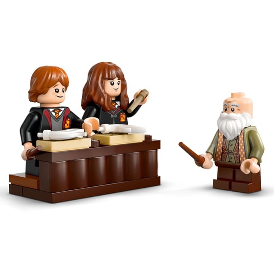 LEGO® Harry Potter Hogwarts™ Castle: Charms Class (76442) image 3