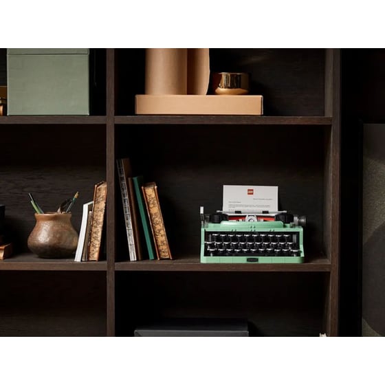 LEGO® Ideas Typewriter (21327) image 7