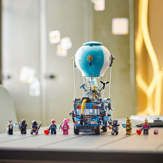 LEGO® Fortnite Battle Bus (77073) image 7