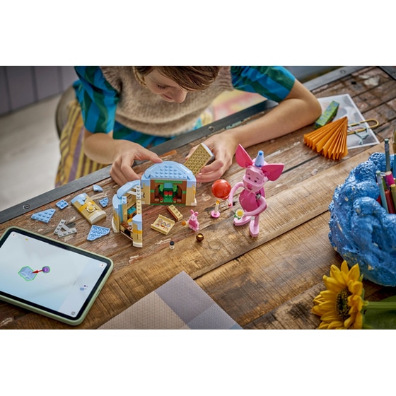 LEGO® Disney Piglet's Birthday Fun (43305) image 5