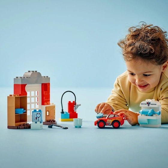 LEGO® Duplo® Disney Pixar Cars McQueen's Visit to Doc's Garage (10456) image 13