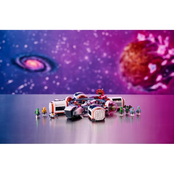 LEGO® City Modular Space Station (60433) image 1