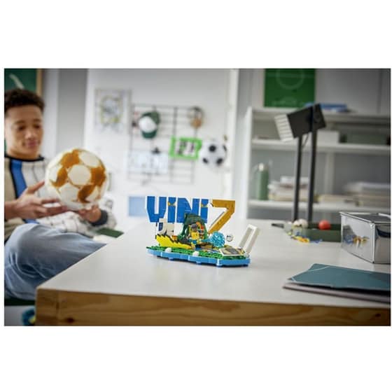 LEGO® Edition Football Vini Jr. (43027) image 18