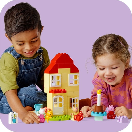 LEGO® Duplo Peppa Pig Birthday House (10433) image 6