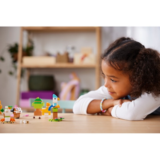 LEGO® Classic Creative Pets (11034) image 6