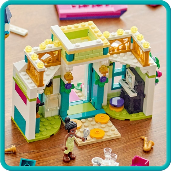 LEGO® Disney Princess Market Adventure (43246) image 10