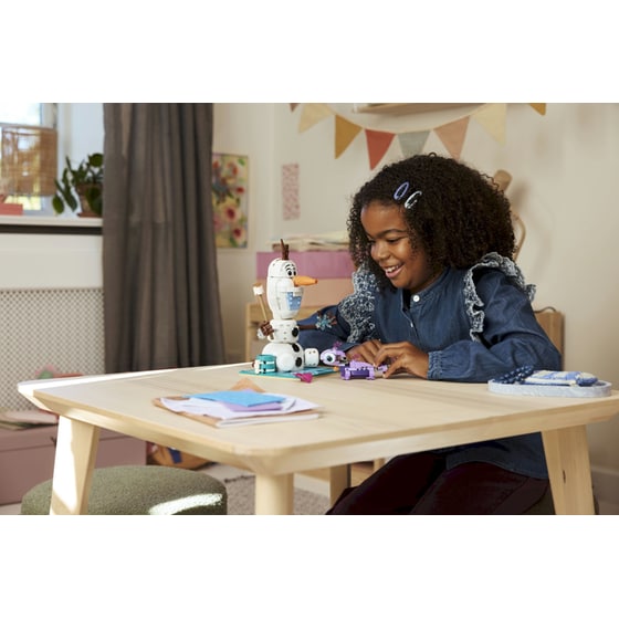 LEGO® Disney Princess Olaf and Bruni's Picnic Fun (43287) image 5